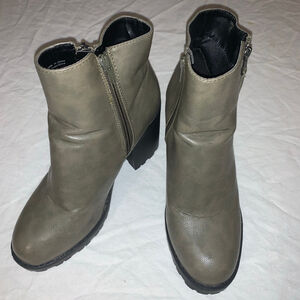 Call it Spring Olive Green Black Ankle Boots US 10